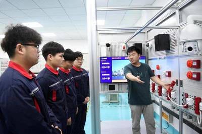 大力發(fā)展職業(yè)教育 服務(wù)經(jīng)濟(jì)高質(zhì)量發(fā)展與技術(shù)推廣